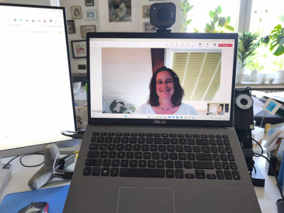 Laptop mit Online-Meeting