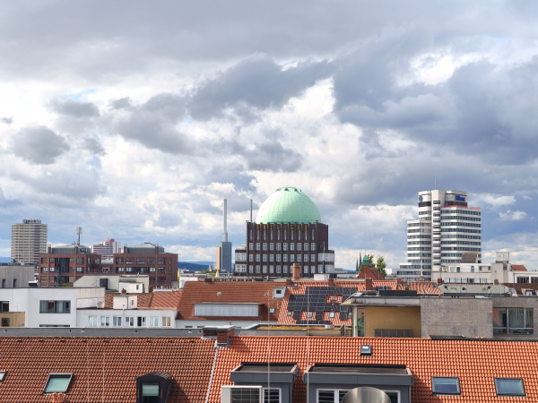 Silhouette Hannover mit Anzeiger Hochhaus